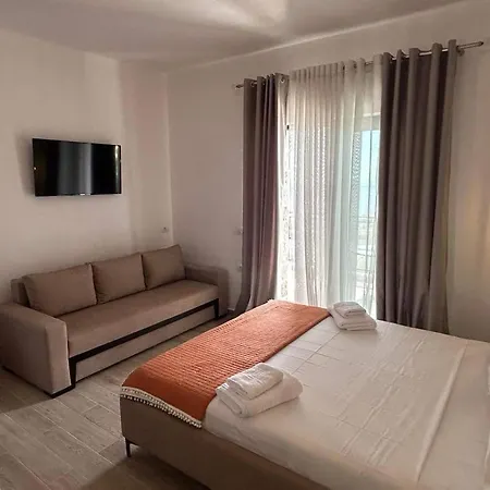 Thomas Pensión Dhërmi